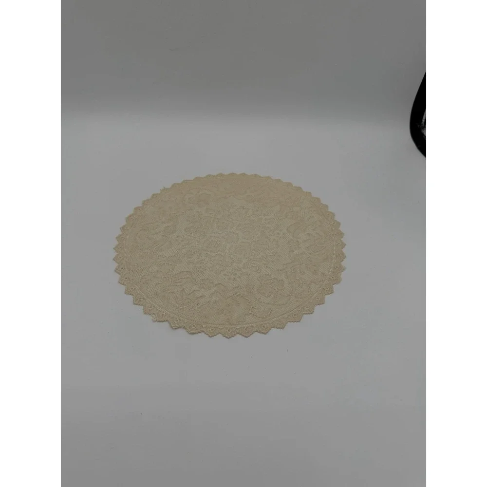 🧶✨ Vintage Hand‎ Crocheted Doily Round • 8.5